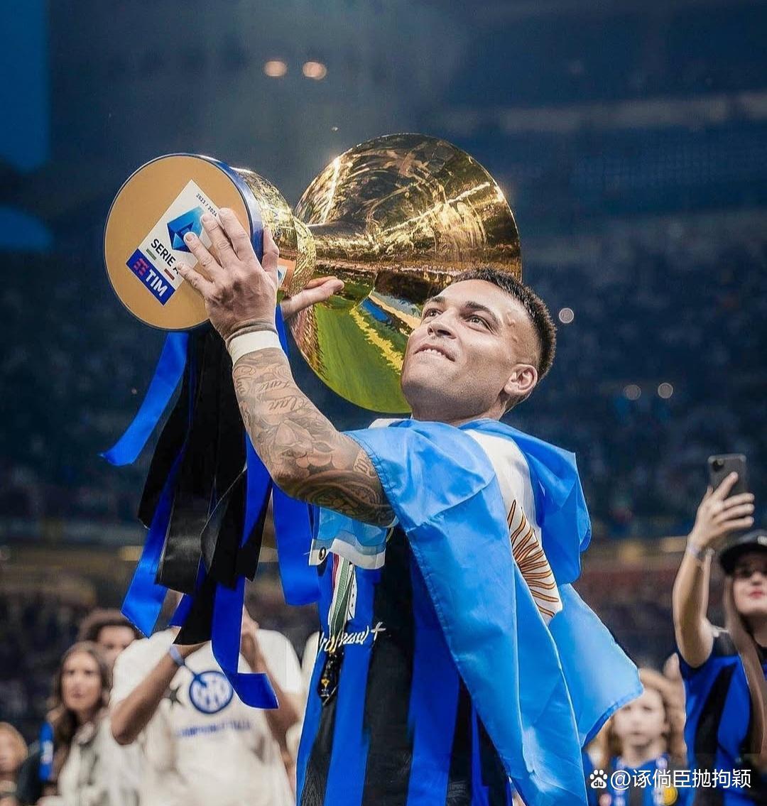 开云体育官网-里程碑夜！皇家社会更衣室发声；西甲关键时刻刷纪录；悬念犹存；球队文化再被提及(足坛史诗级翻盘)